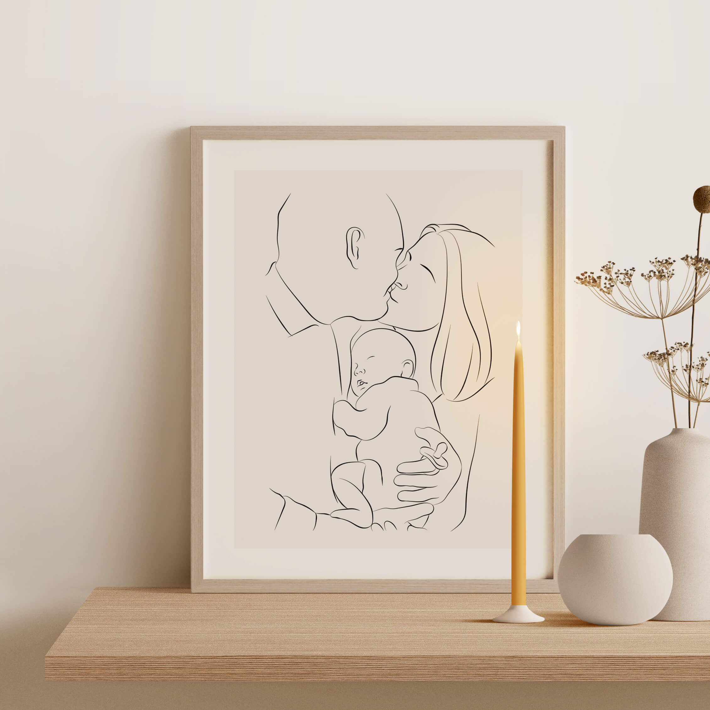 Line Art -kuvitus pariskunnasta, joka pitää nukkuvaa vauvaa sylissään